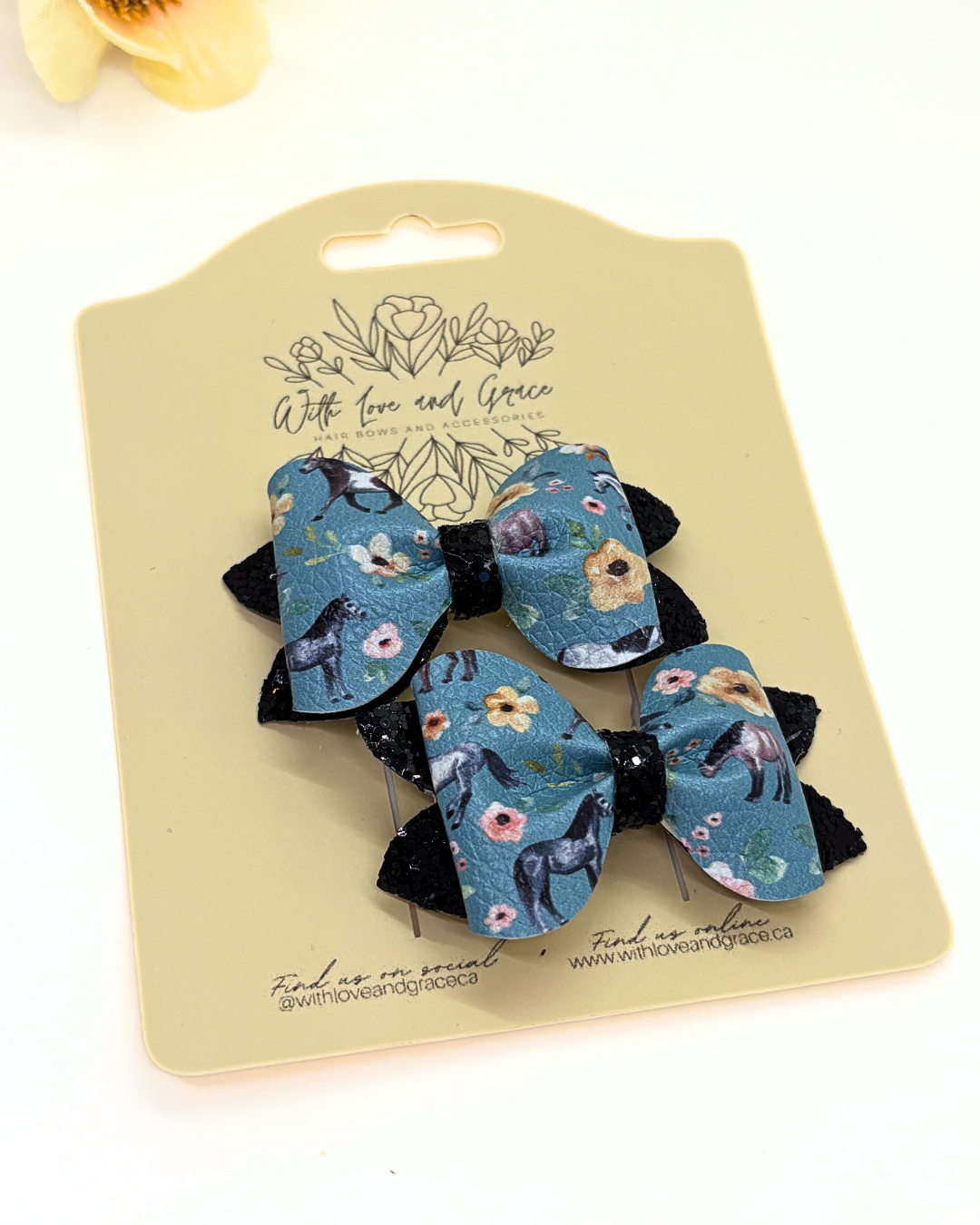 Floral Horse Pinch Piggy Bows