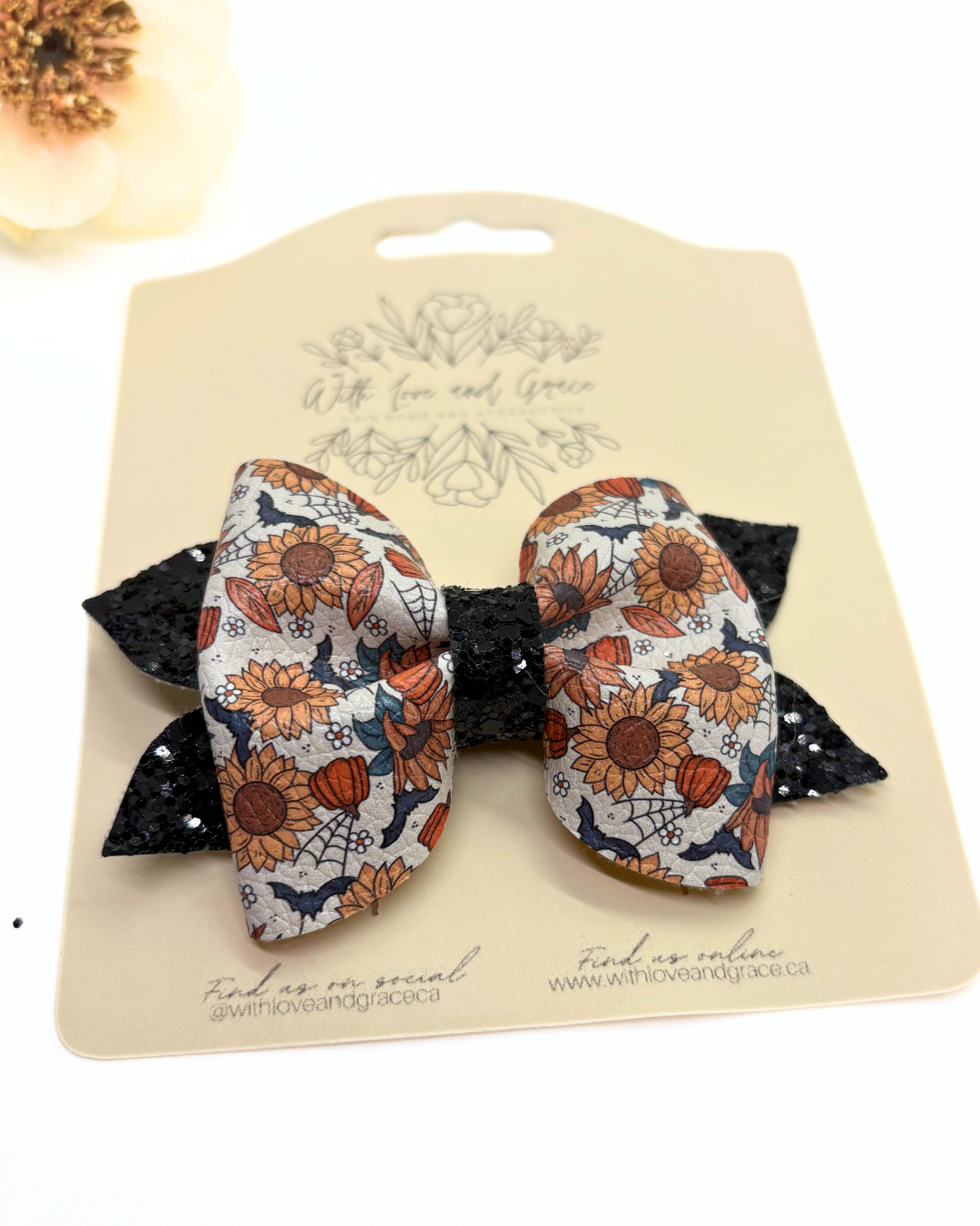 Sunflowers, Pumpkins and Bats Pinch Bow