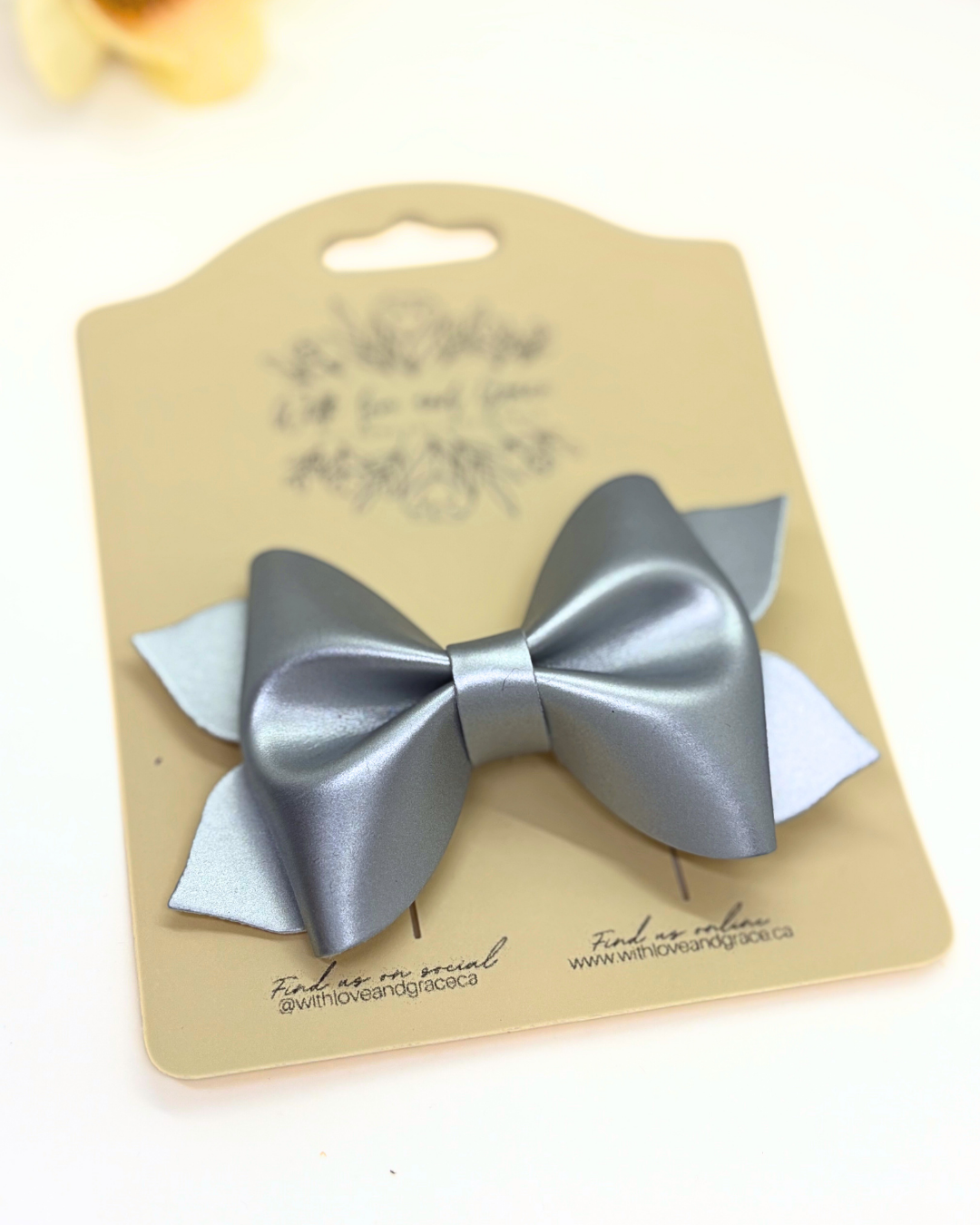 Frosted Solid Pinch Bows