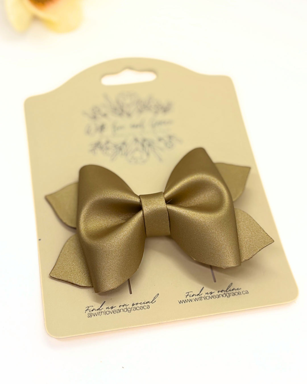 Frosted Solid Pinch Bows