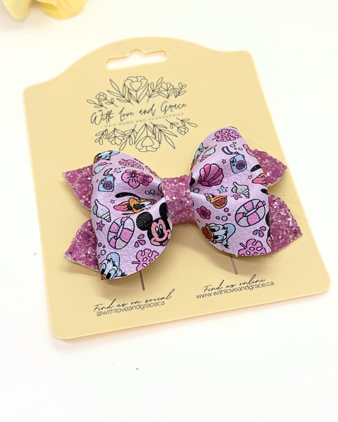 Pink Mouse and Gang Beach Pinch Bow