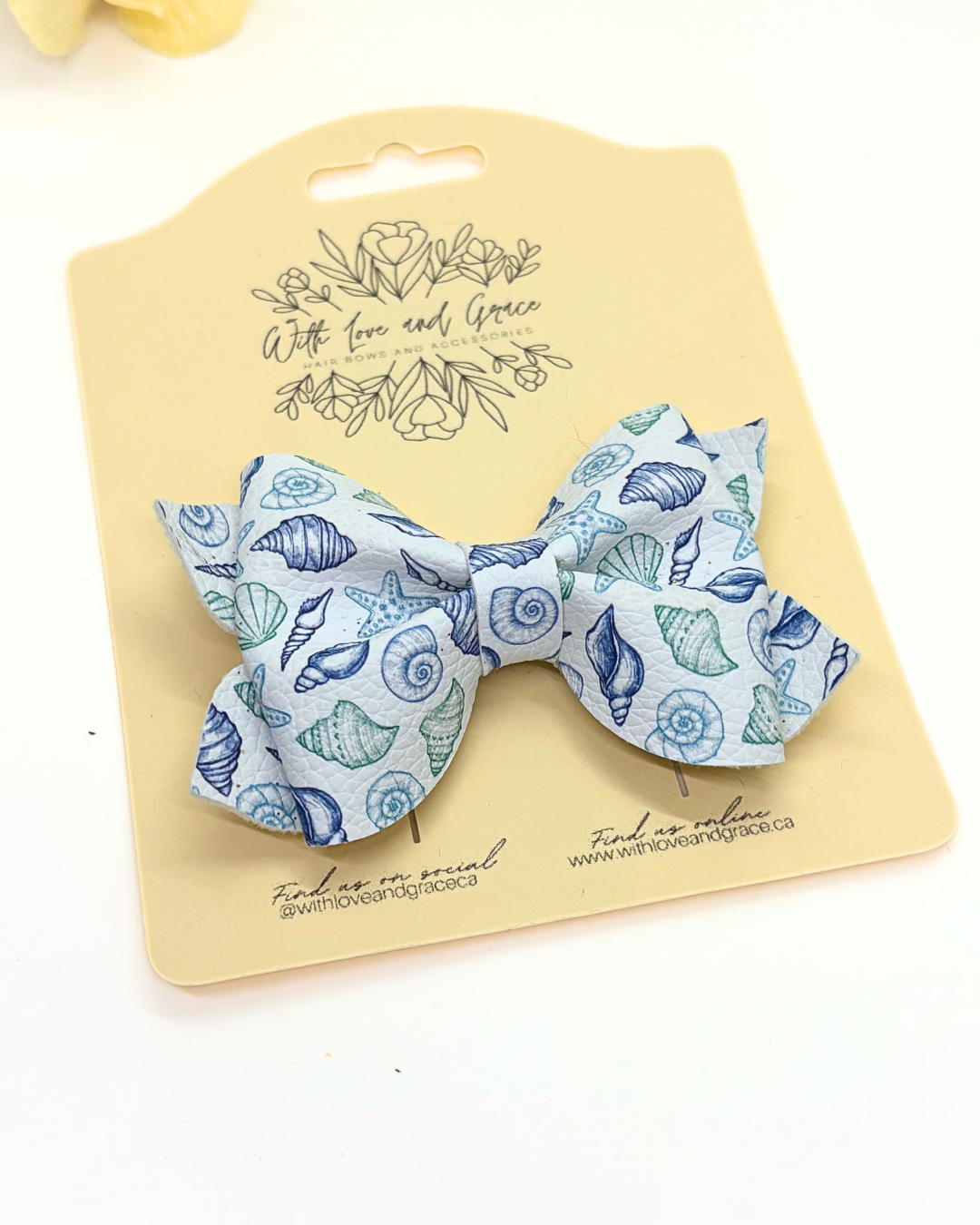 Sea Shell Pinch Bows