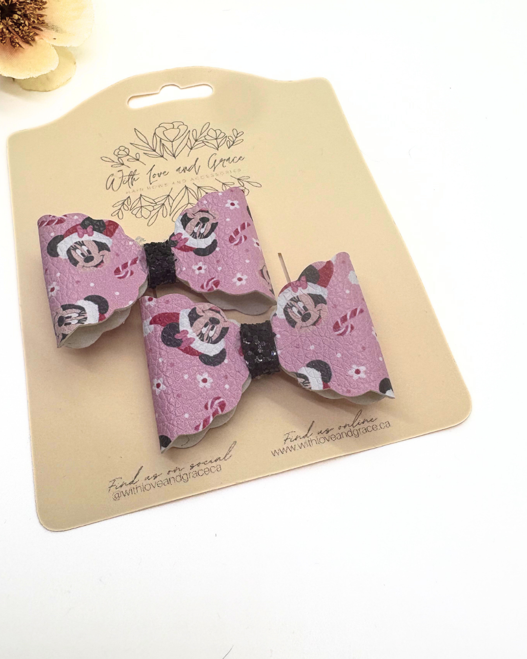 Mouse and Friends Christmas Classic Piggy Bow