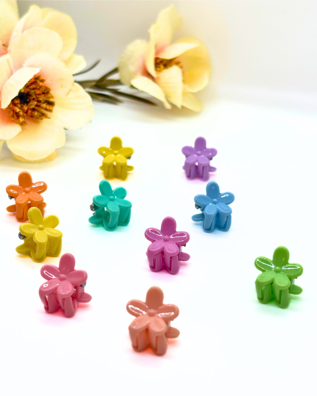 Nostalgic Flower Hair Clip - Random Colors