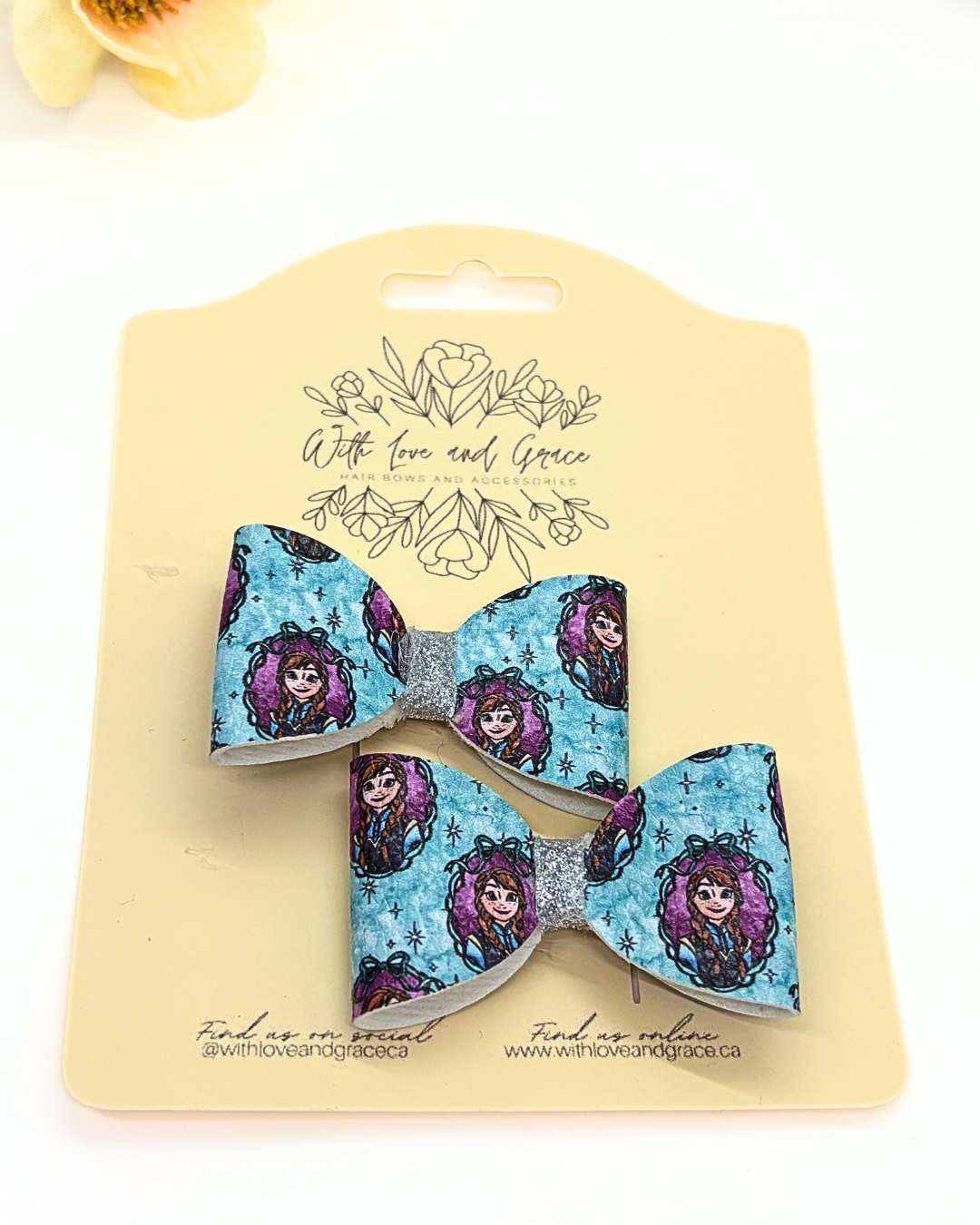 Princess Portrait Classic Piggy Bows