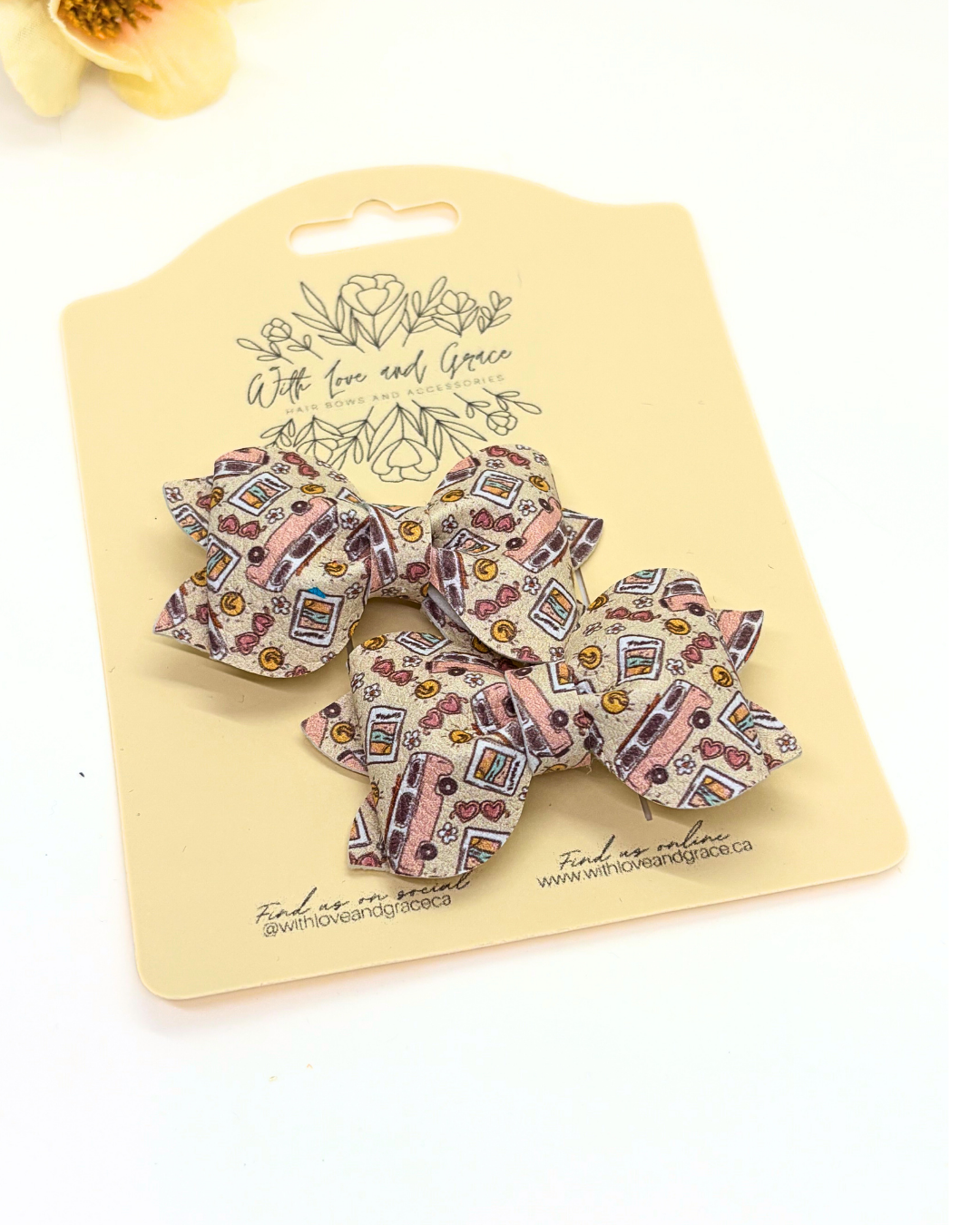 Groovy Van Pinch Piggy Bows