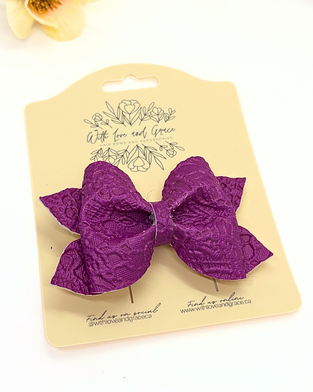 Lace Textured Pinch Bows