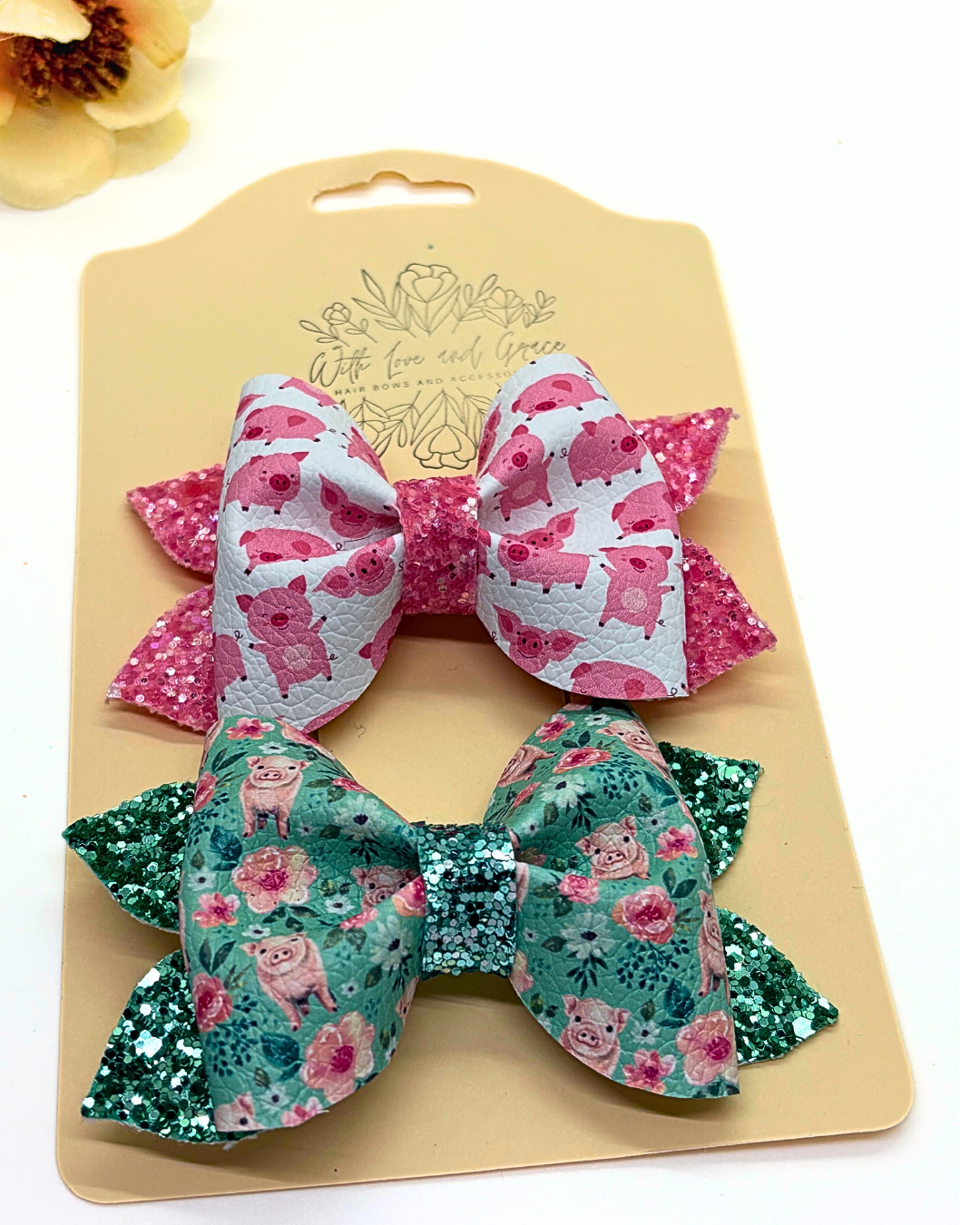 Pig Pinch Bow