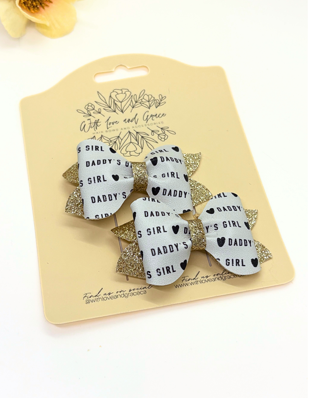 Daddy's Girl Typewriter Pinch Piggy Bows