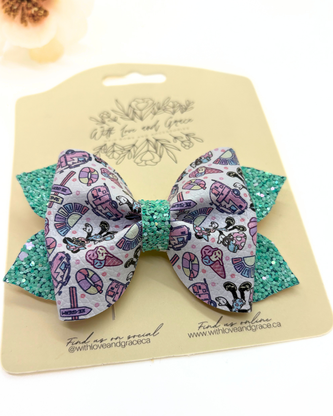 Mouse and Gang Beach Pinch Bow
