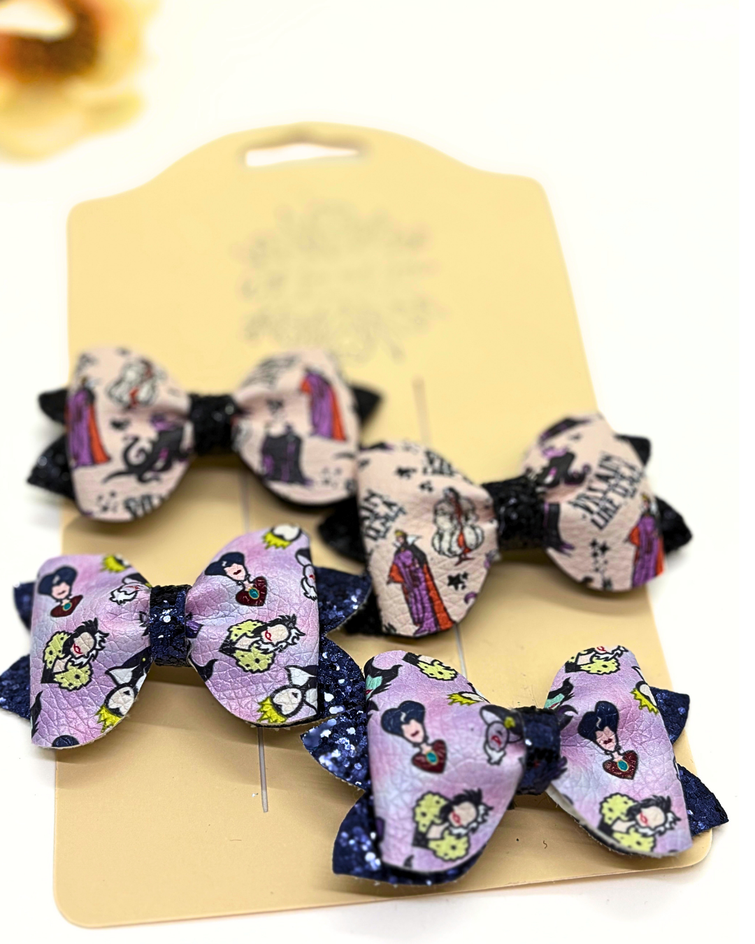 Villain Pinch Piggy Bows