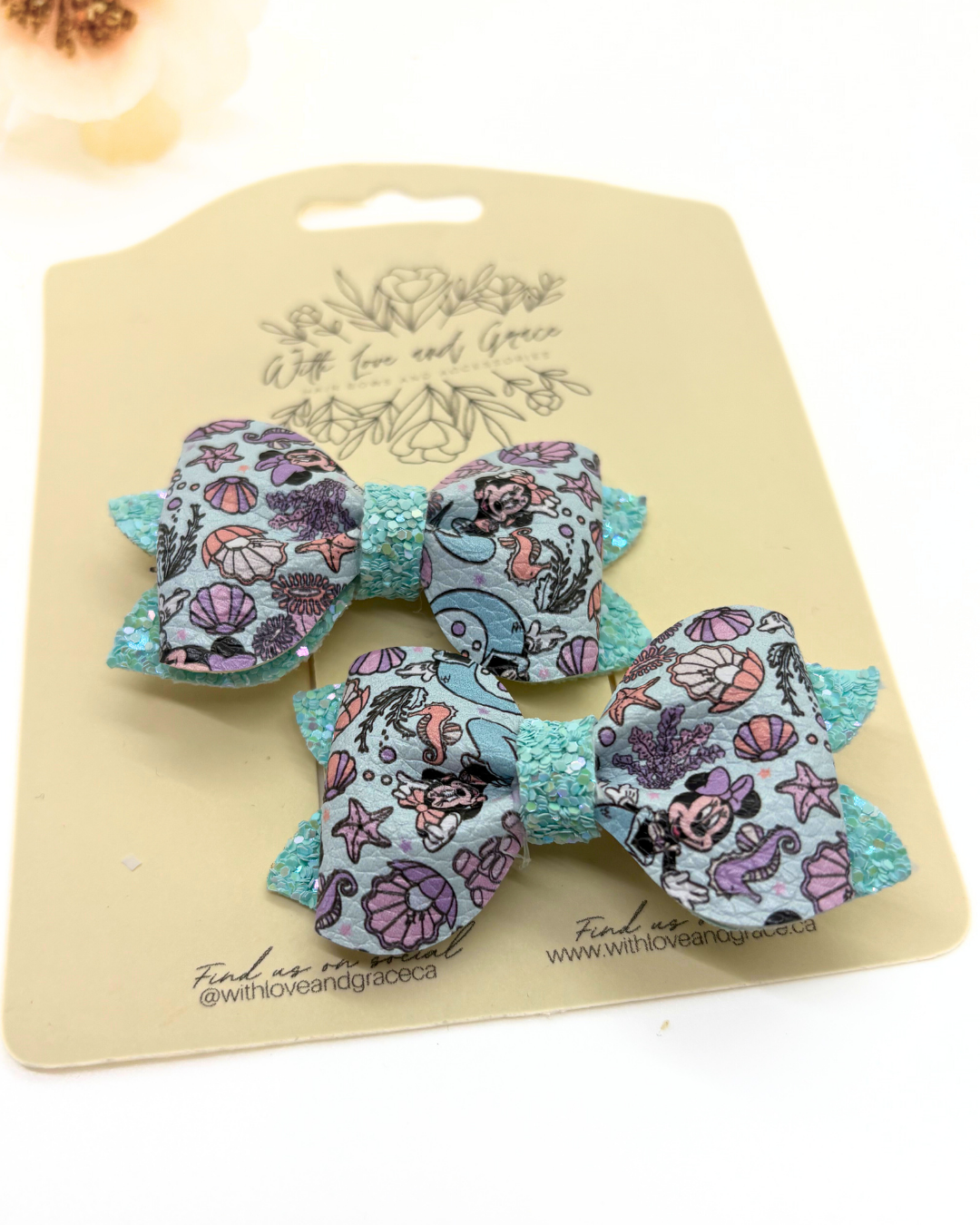 Mouse and Gang Beach Pinch Piggy Bows