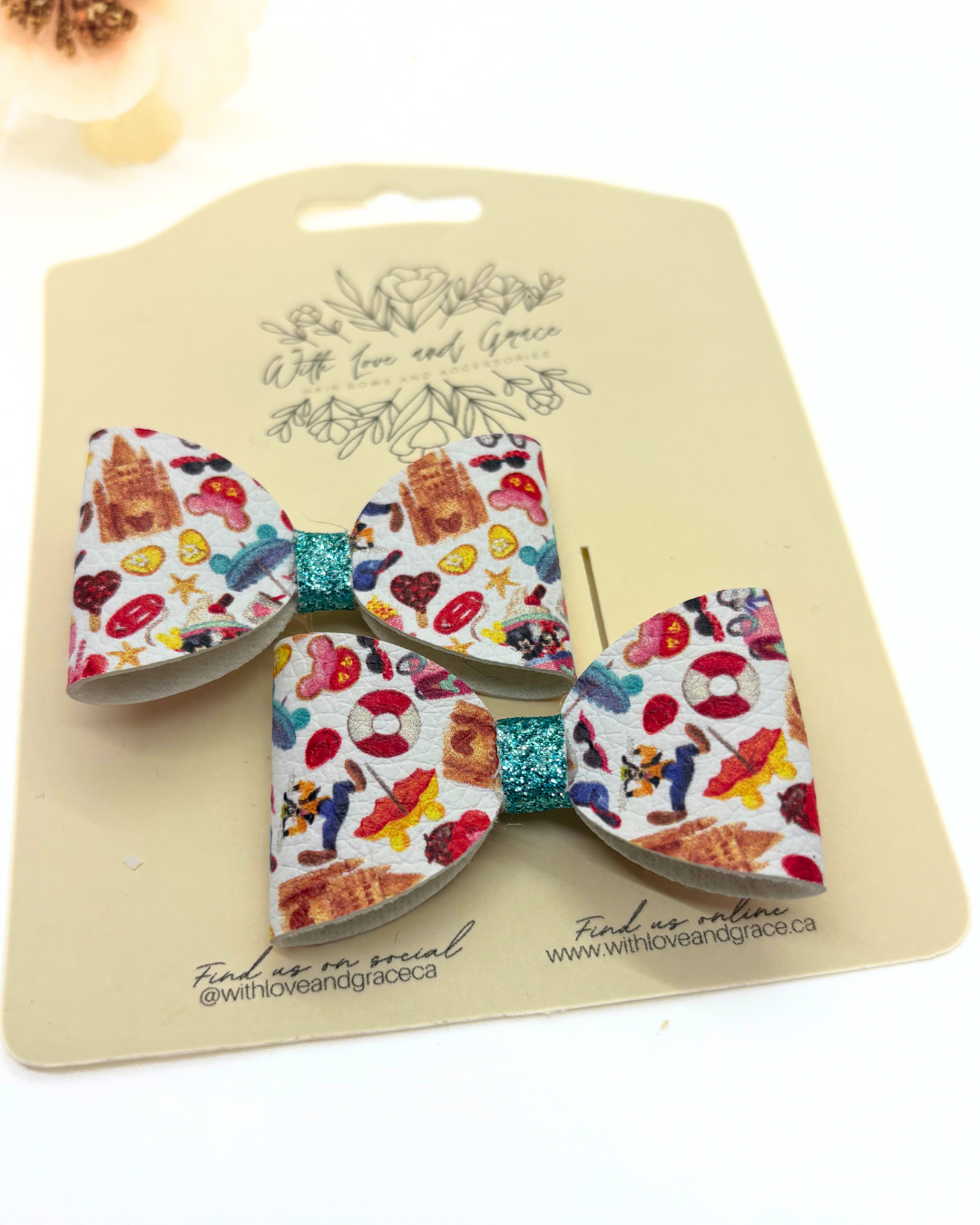 Magic Castle Mouse Beach Piggy Bow