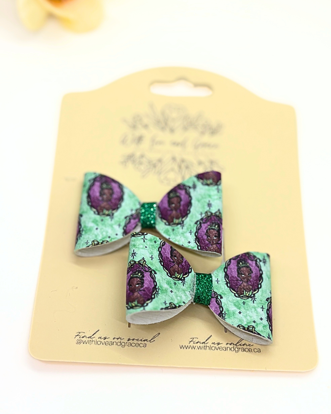 Princess Portrait Classic Piggy Bows