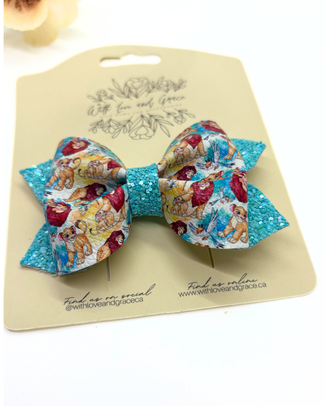 King of the Pride Pinch Bow