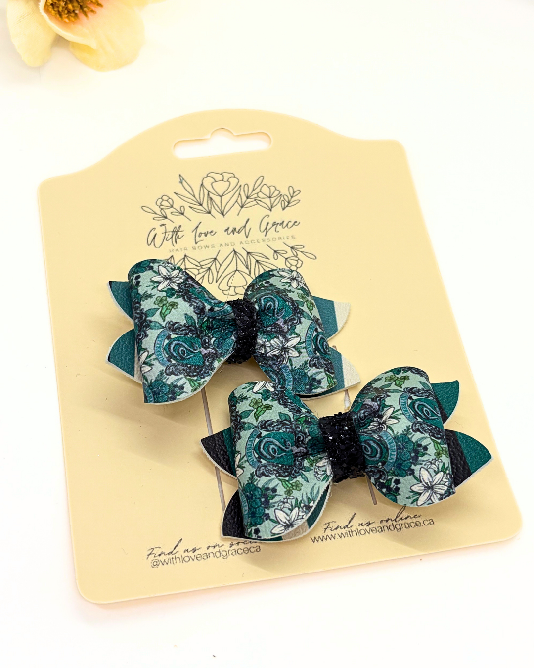 Magic House Pinch Piggy Bows
