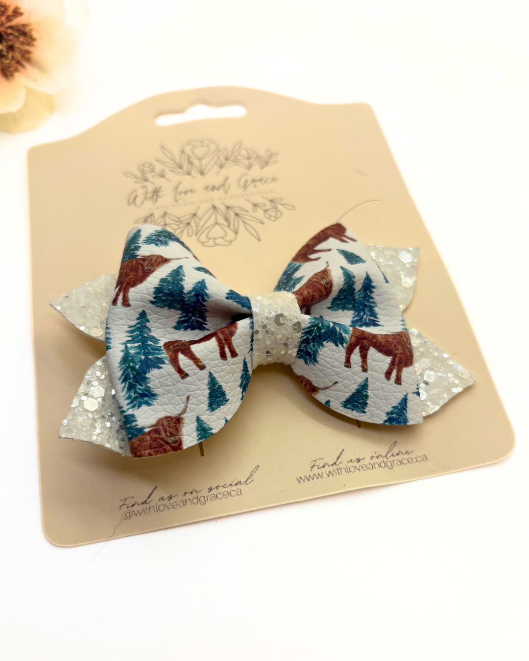 Christmas on the Farm Pinch Bow