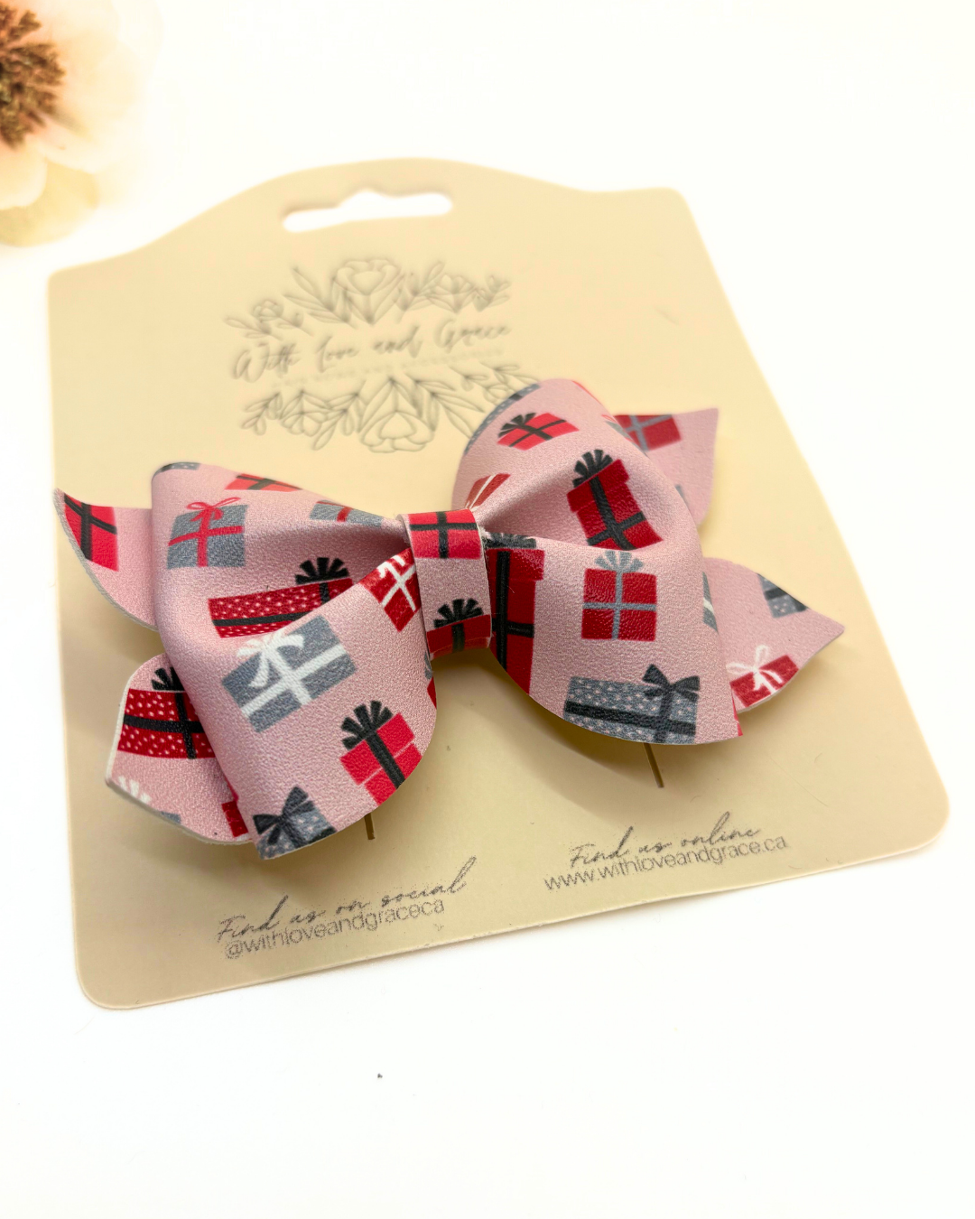 Under the Tree Pinch Bow