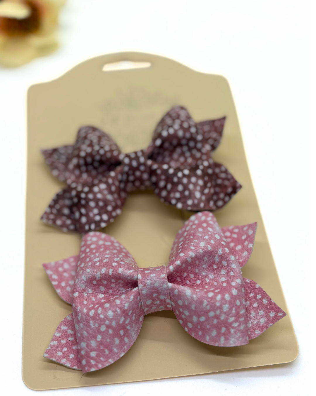 Fawn Pinch Bow