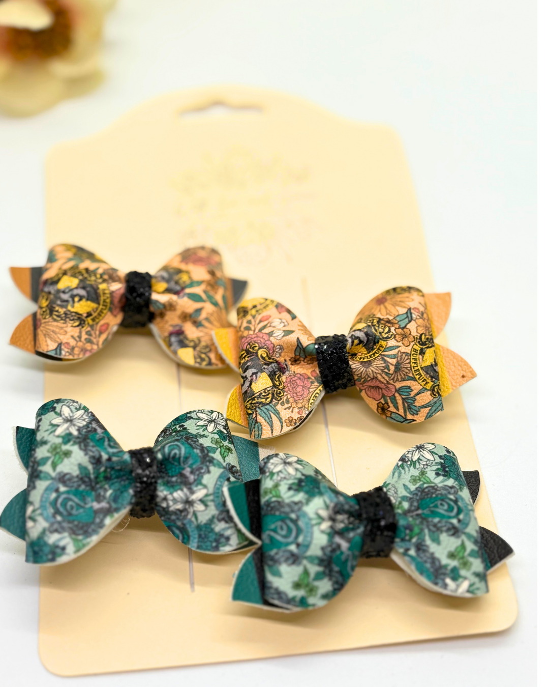 Magic House Pinch Piggy Bows