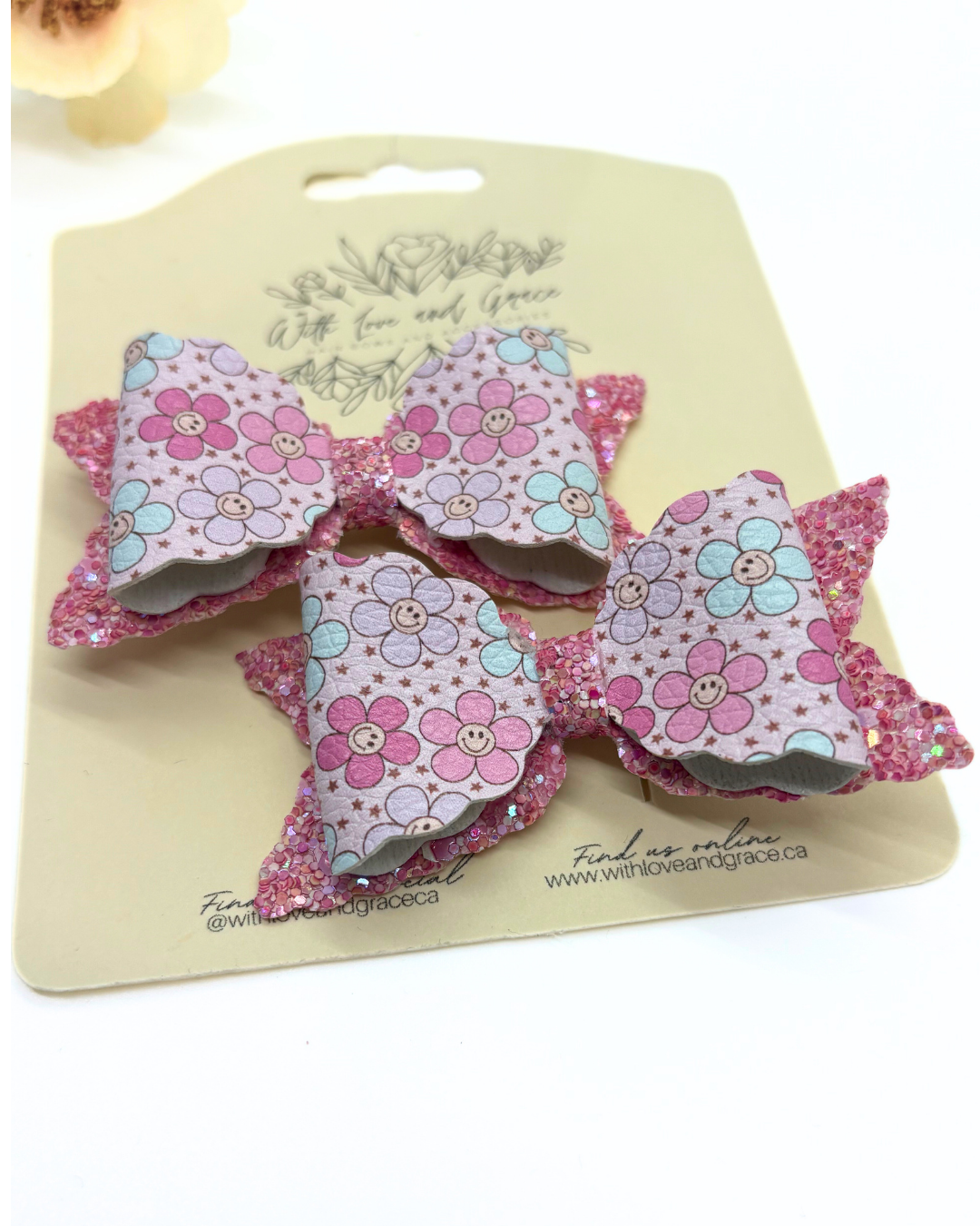 Floral Collection Scallop Piggy Bow