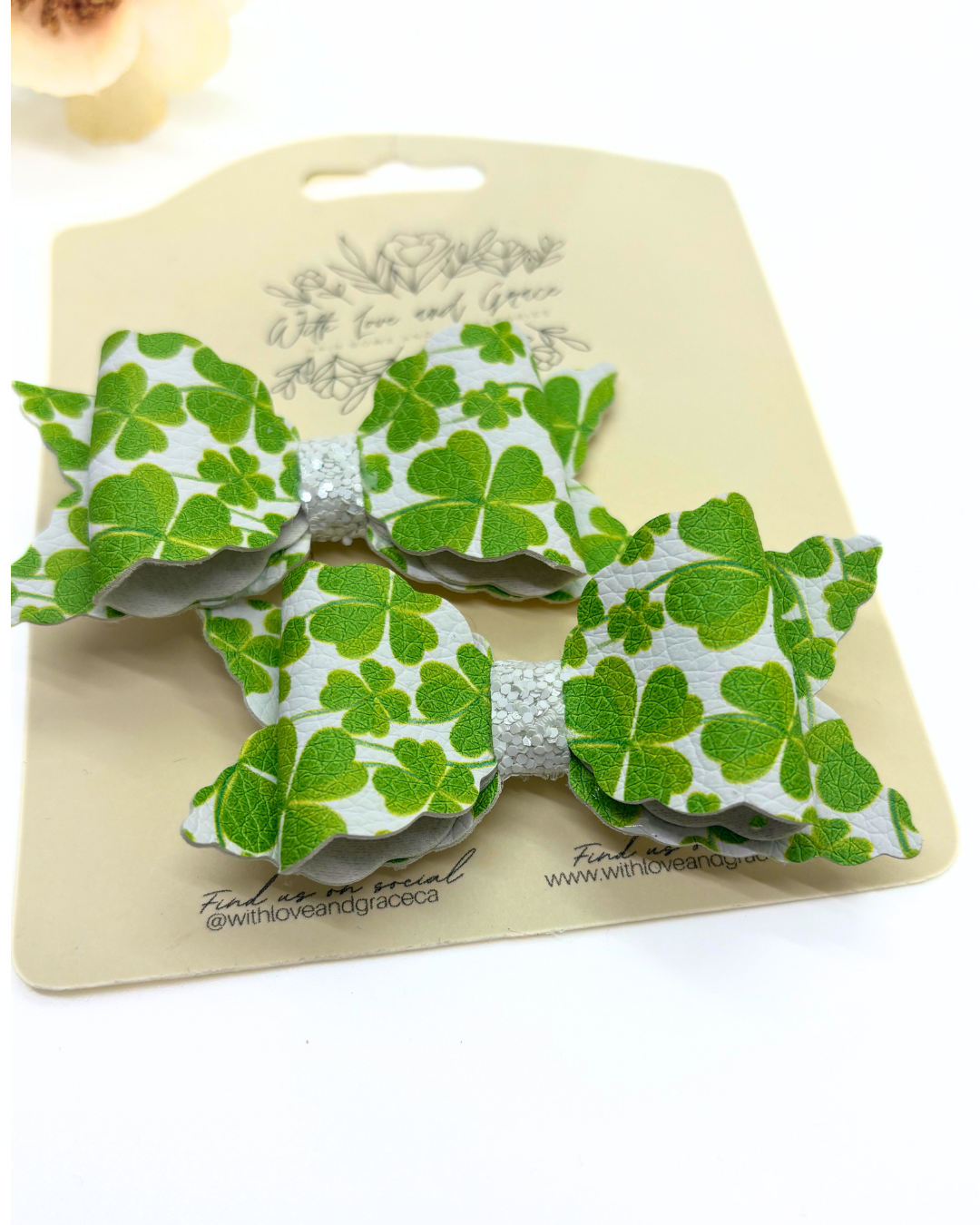 Floral Collection Scallop Piggy Bow