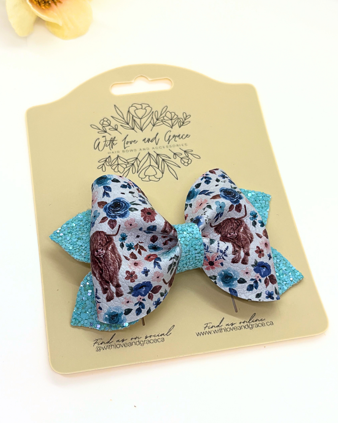 Highland Cow Pinch Bow