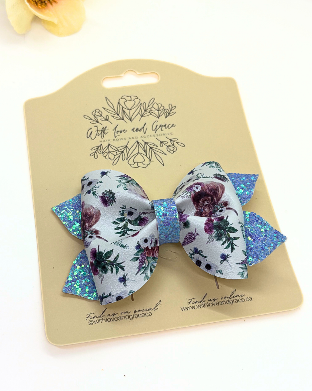 Highland Cow Pinch Bow