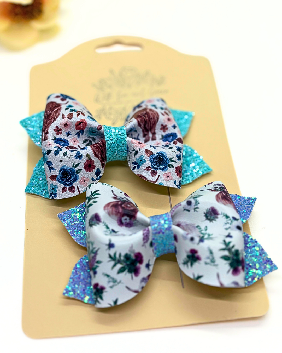 Highland Cow Pinch Bow