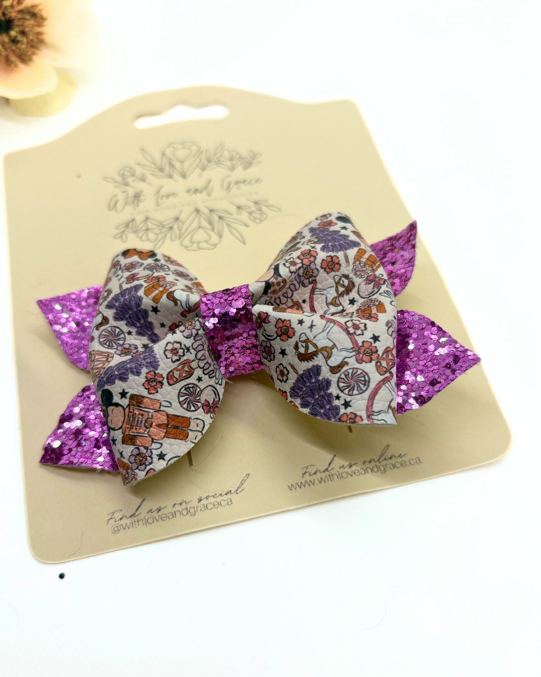 Mouse and Friends Christmas Pinch Bow