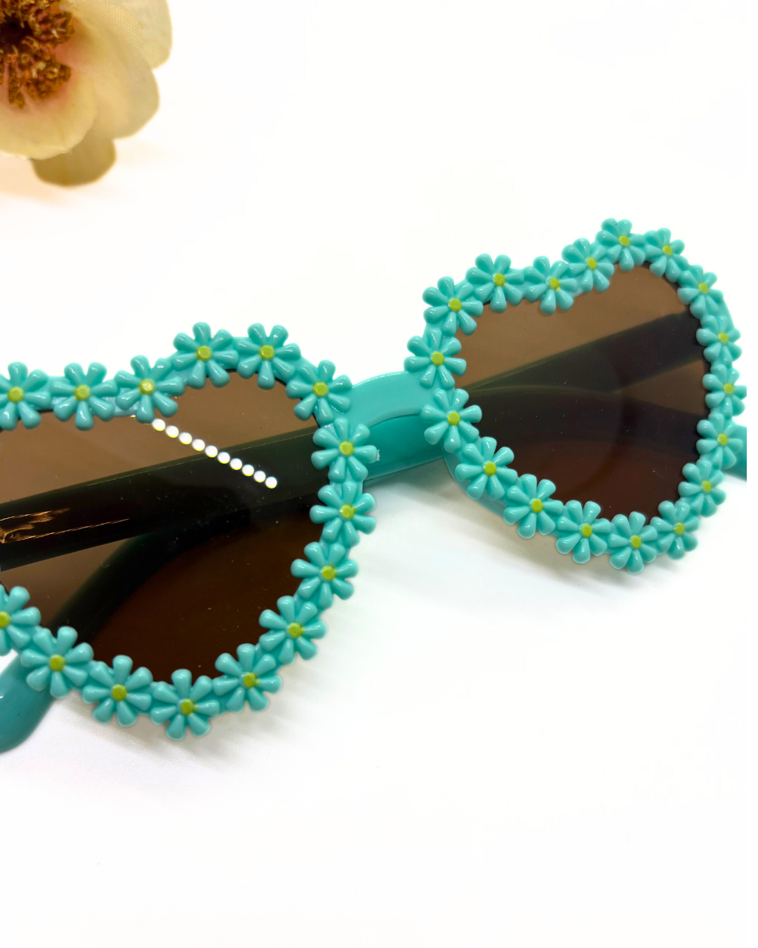 Small Daisy Heart Sunnies