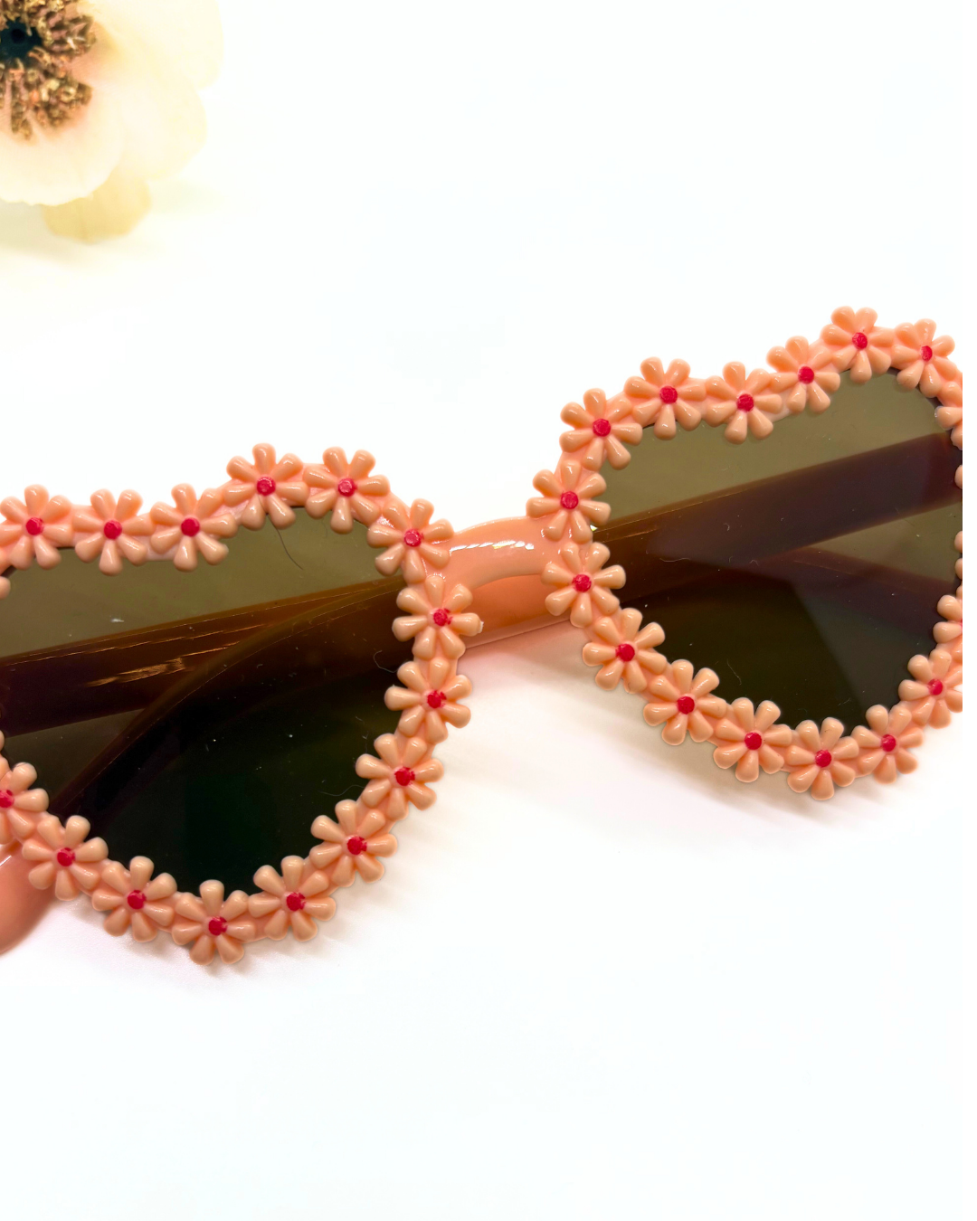 Small Daisy Heart Sunnies
