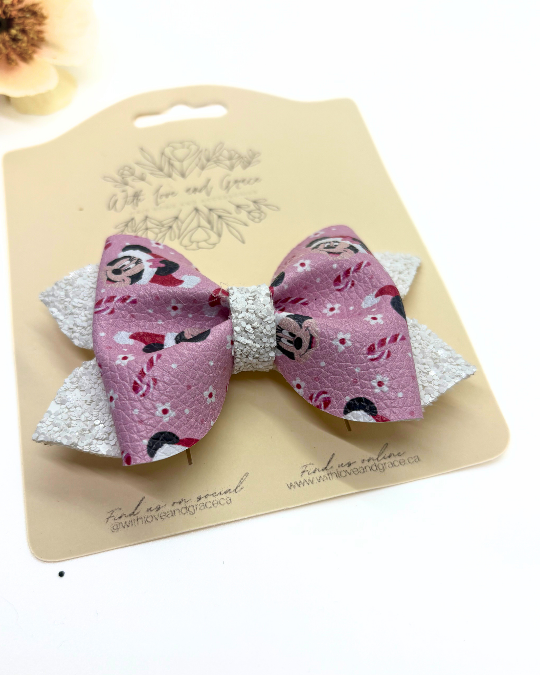 Mouse and Friends Christmas Pinch Bow