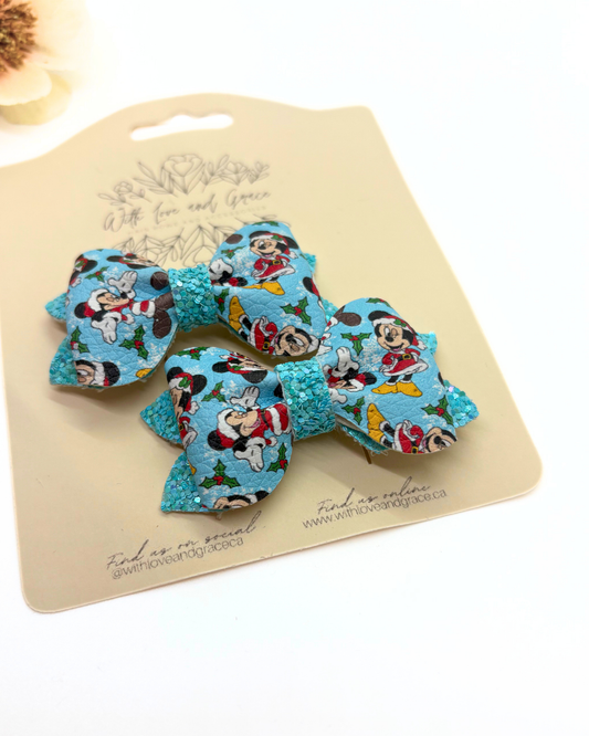 Mouse and Friends Christmas Pinch Piggy Bow