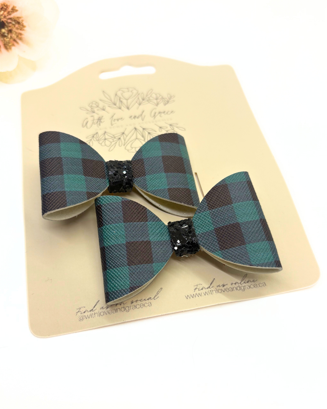 Mad for Plaid Classic Piggy Bows