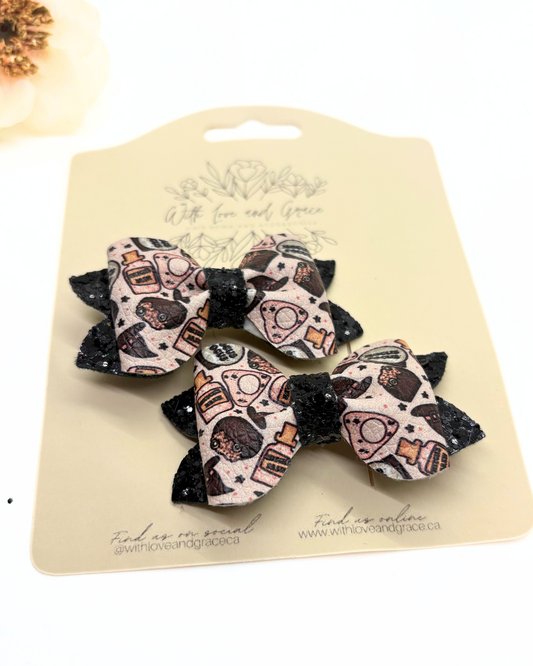 Witch Sister Cauldrons Pinch Piggy Bow