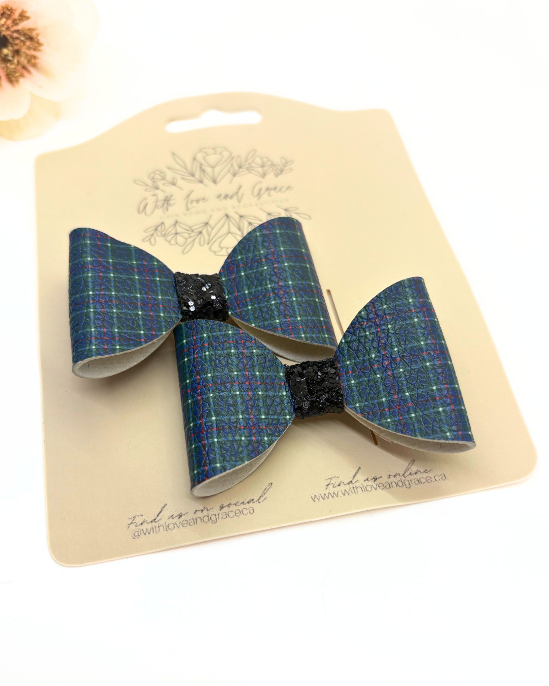 Mad for Plaid Classic Piggy Bows
