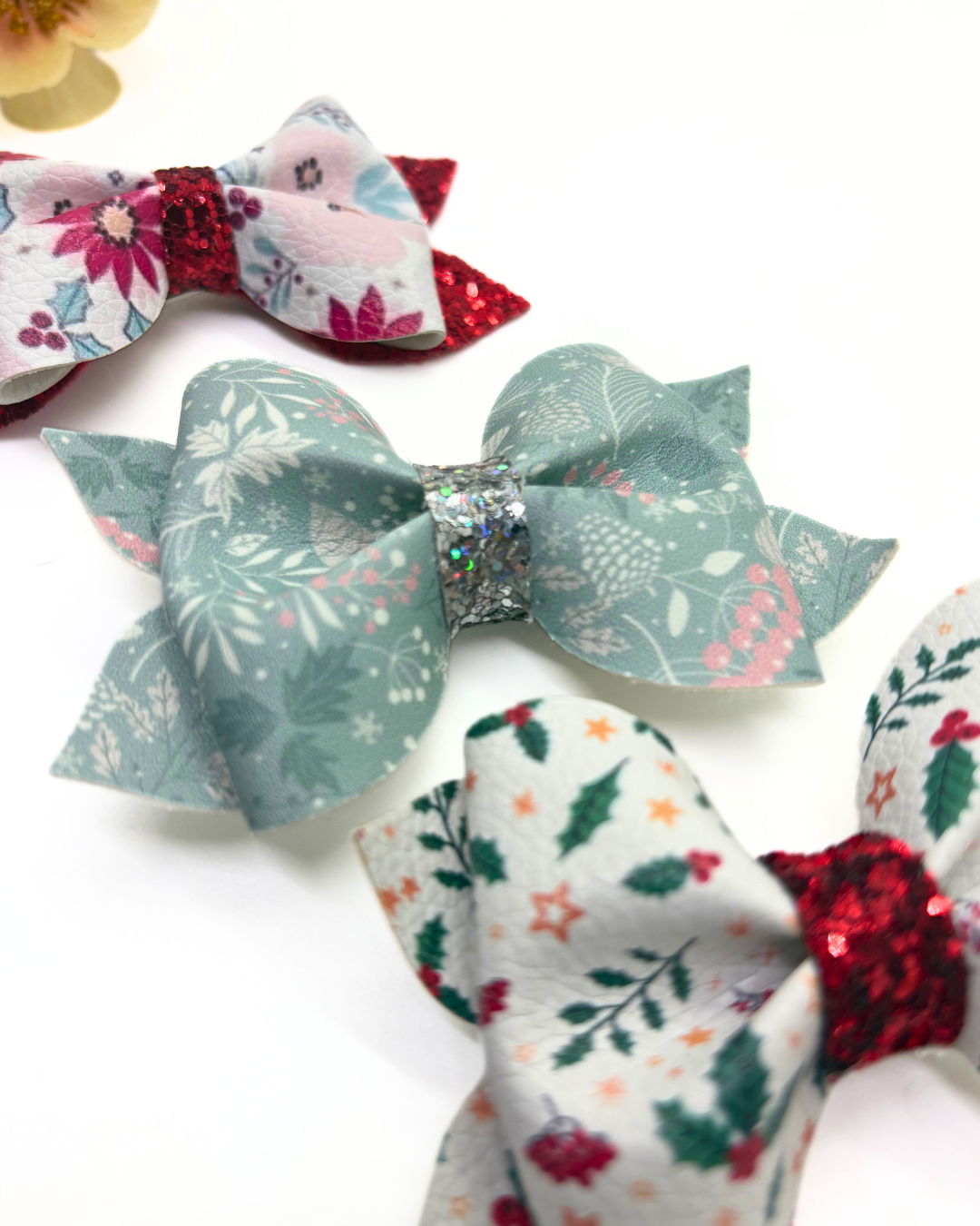Christmas Floral Pinch Bow