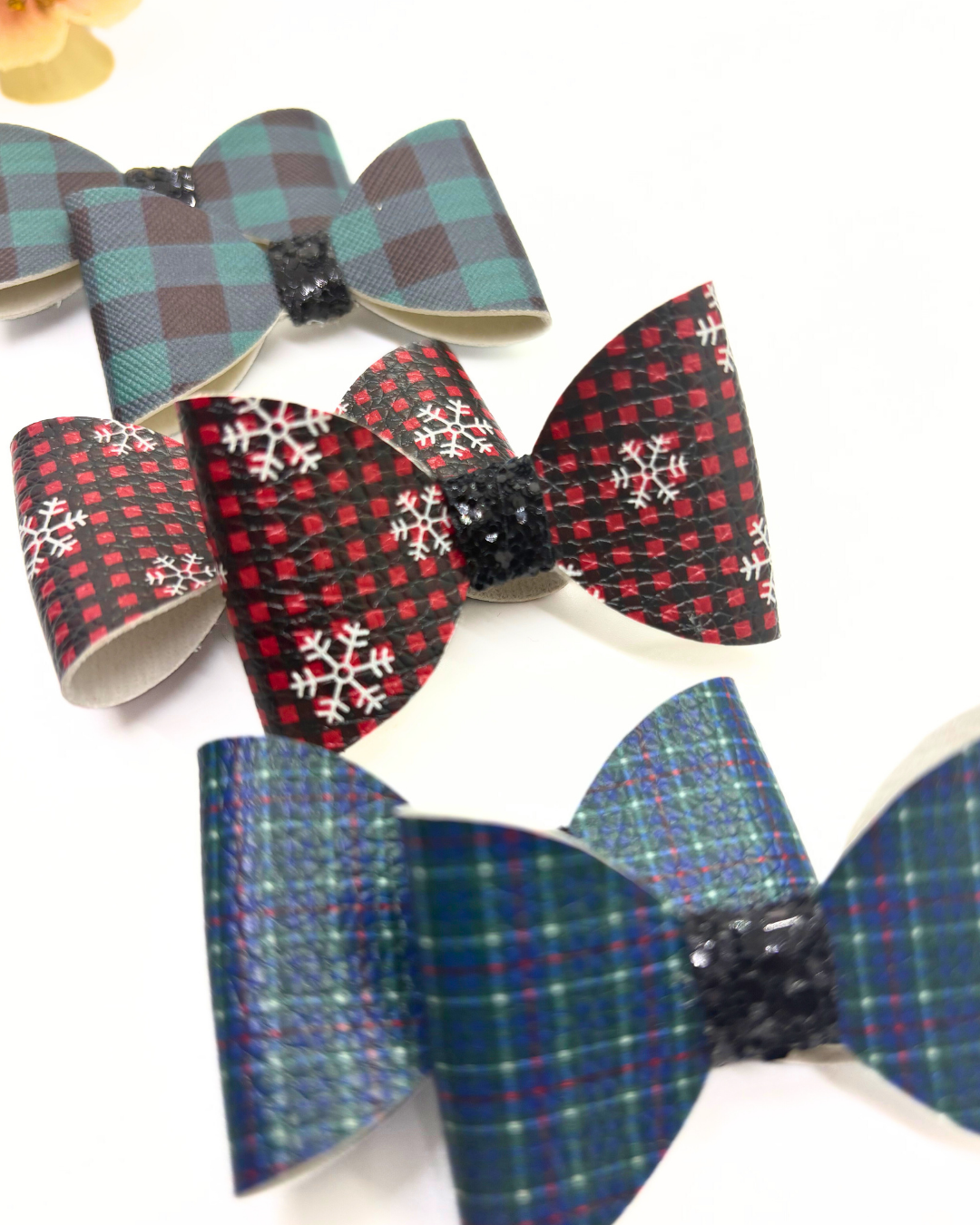 Mad for Plaid Classic Piggy Bows