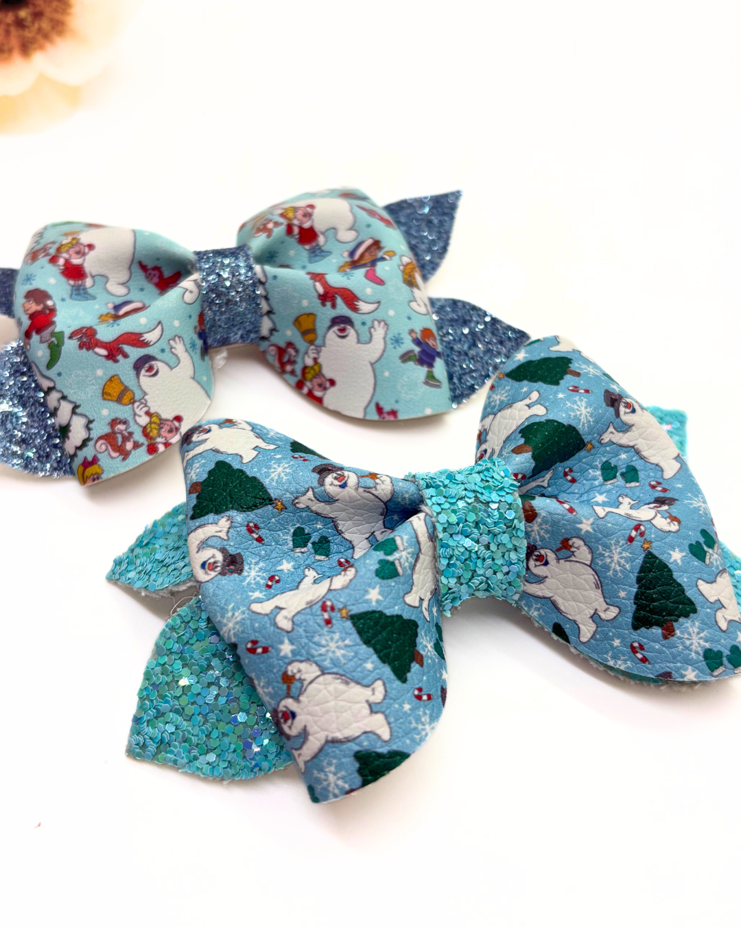 Frosty Christmas Pinch Bow