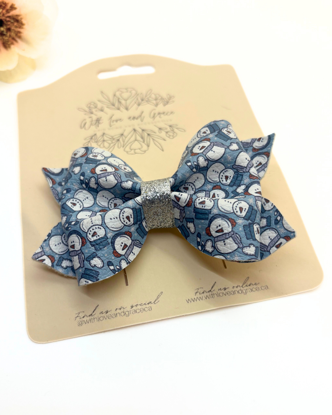 North Pole Pinch Bow