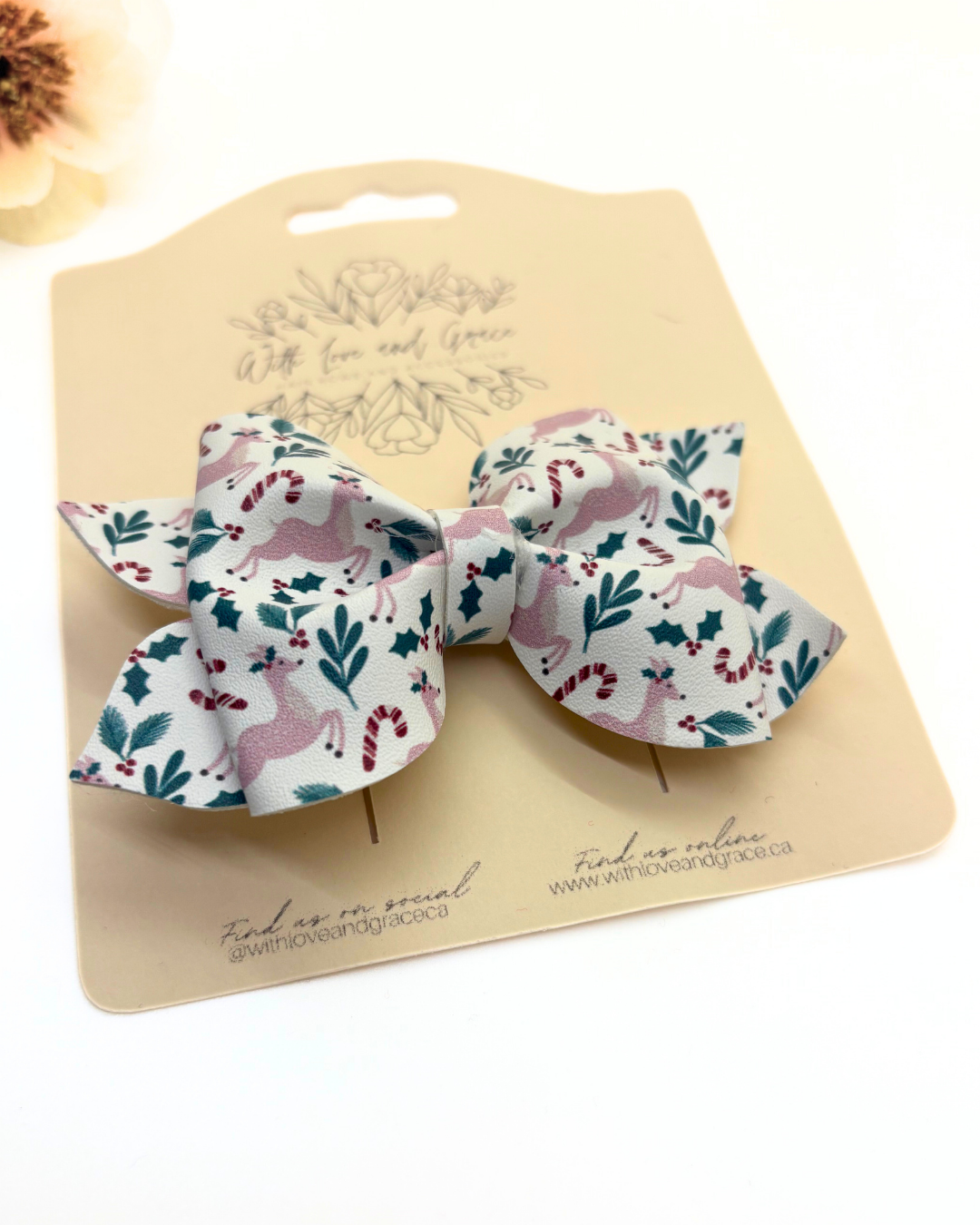 North Pole Pinch Bow