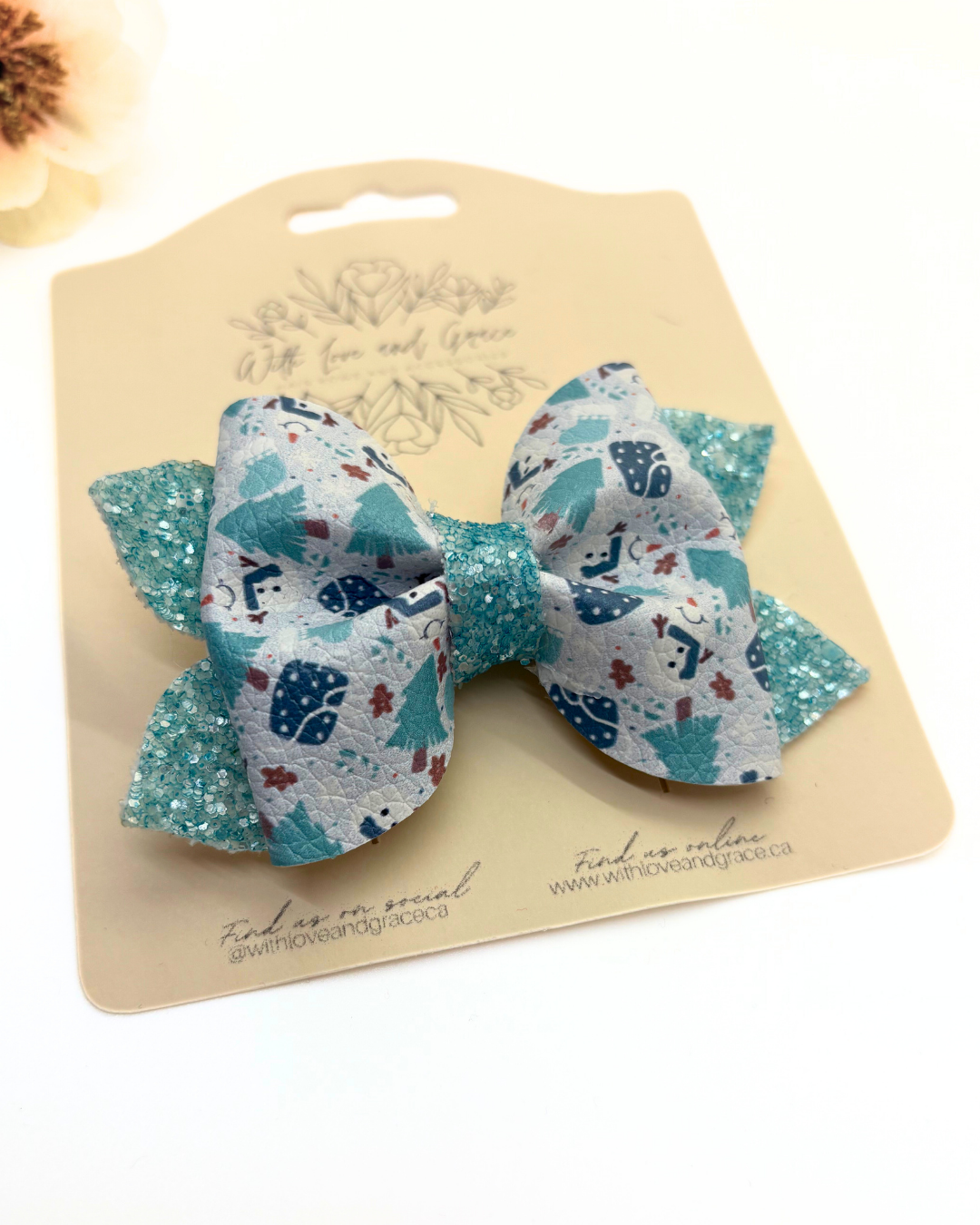 North Pole Pinch Bow