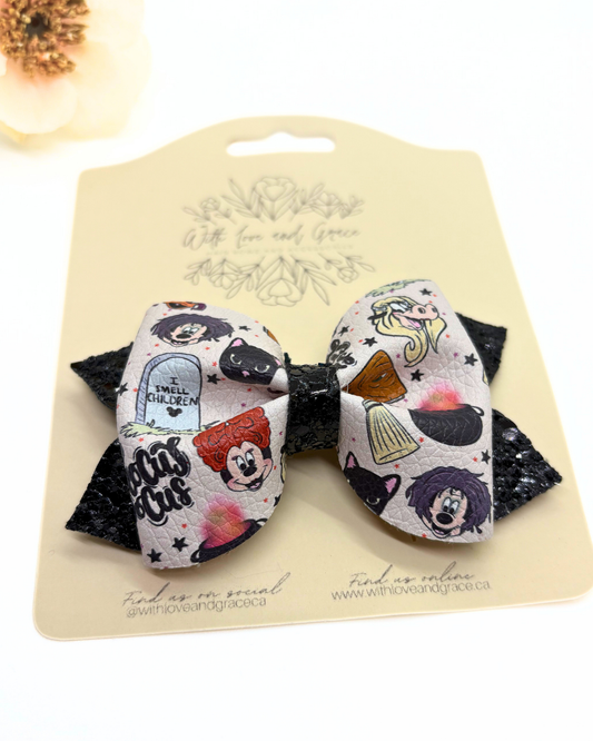 Mouse and friends as 3 Witch Sisters Pinch Bow