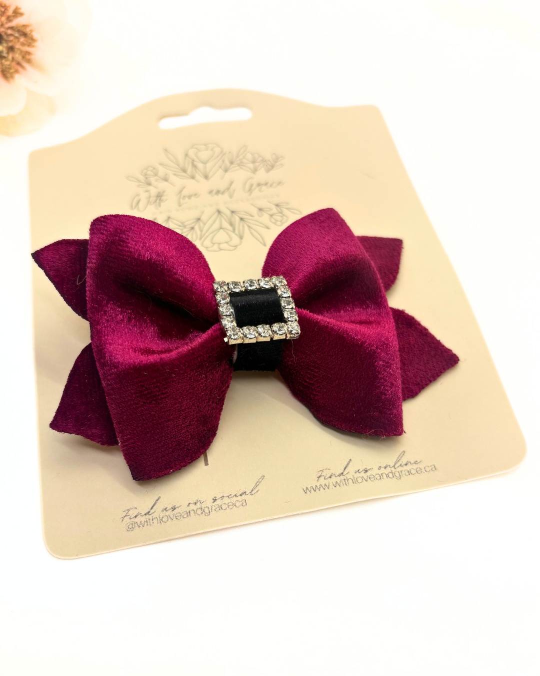 North Pole Pinch Bow