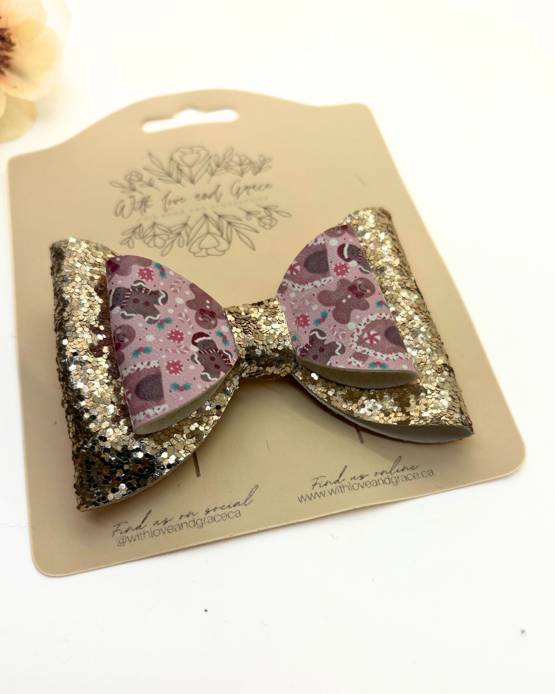 Christmas Treats Classic Bow