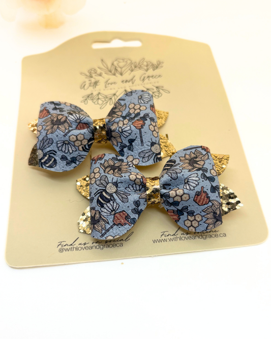 Floral Honey Comb Pinch Piggy Style
