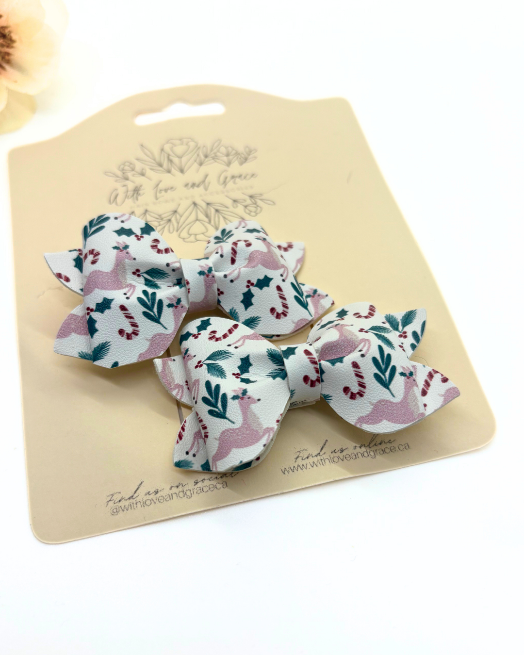 North Pole Pinch Piggy Bow