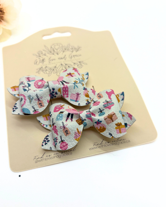 Nutcracker Pinch Piggy Bow